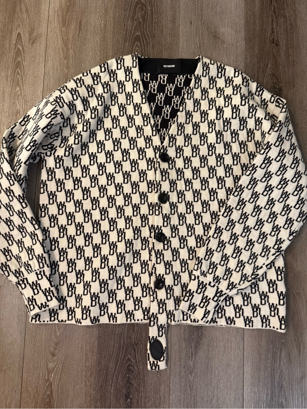 WE11DONE Logo Oversized Off-White Button Down Wool Cardigan Sweater Size Small - Picture 2 of 9